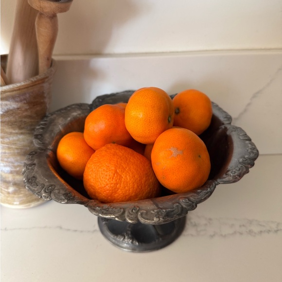 Beautiful antique silver plate floral kitchen bowl/fruit bowl - Picture 3 of 12